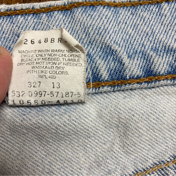 LEVI’S Ladies 560 Jeans VINTAGE DISTRESSED Loose Fit 90s Size 13 JR M Light Wash - Picture 4 of 16